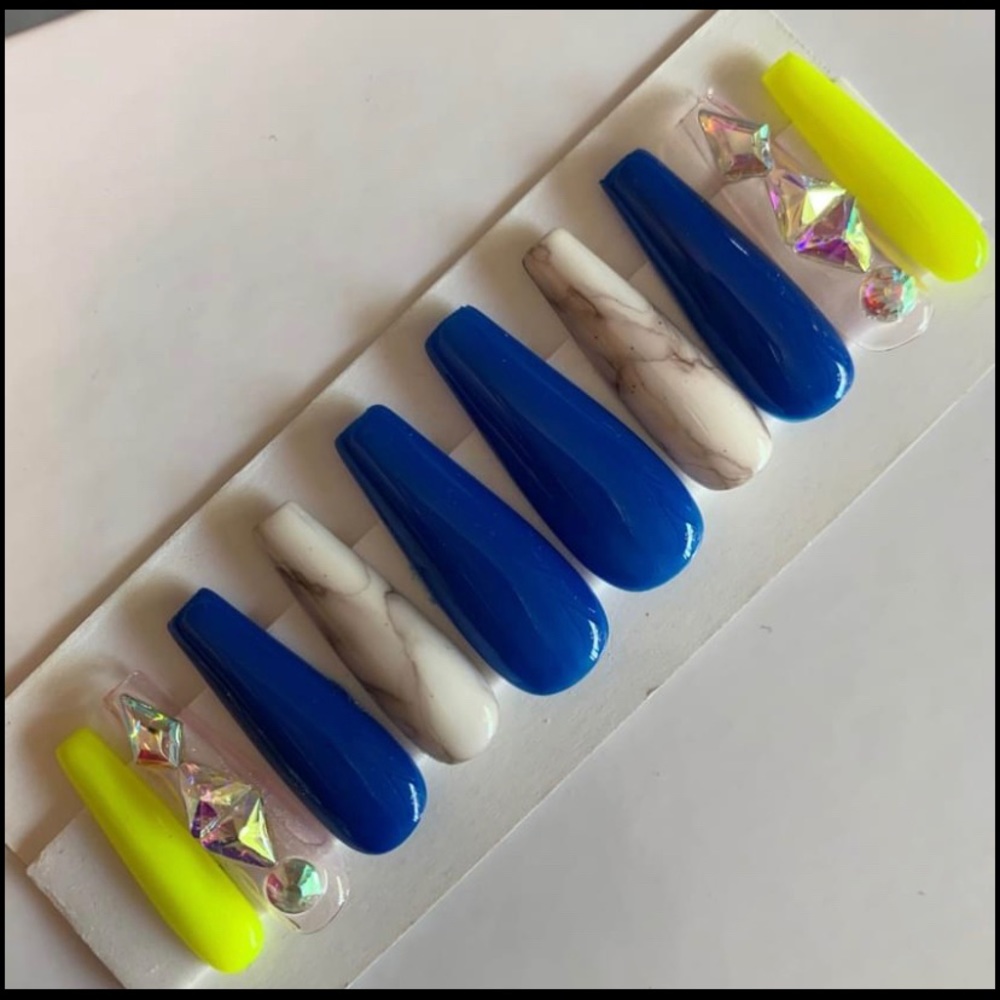 Custom press on nails - Picture 7 of 16